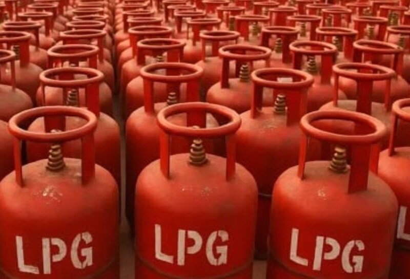 LPG की किल्लत के बीच सरकार का एक्शन, 25 दिन में पाइप गैस कनेक्शन का बड़ा प्लान