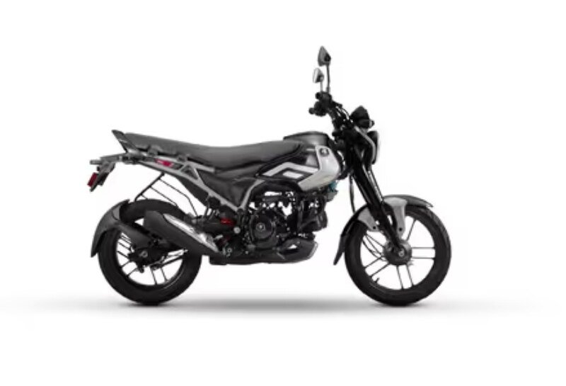Bajaj Auto ने मारी बाजी! मार्च में 4.45 लाख यूनिट्स की बिक्री, 20% ग्रोथ