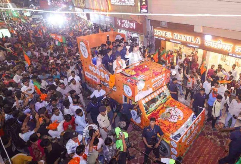 दुर्गापुर में अमित शाह के रोड शो के बाद बवाल, TMC-BJP कार्यकर्ताओं में हिंसक झड़प