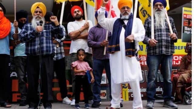 कनाडा में नस्लीय हमला: सिख बुजुर्ग को धक्का देकर गालियां, आरोपी युवक गिरफ्तार