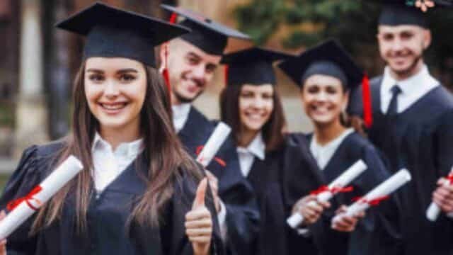 कनाडा में MBA करना चाहते हैं? जानिए टॉप यूनिवर्सिटी और भारतीय छात्रों की फीस
