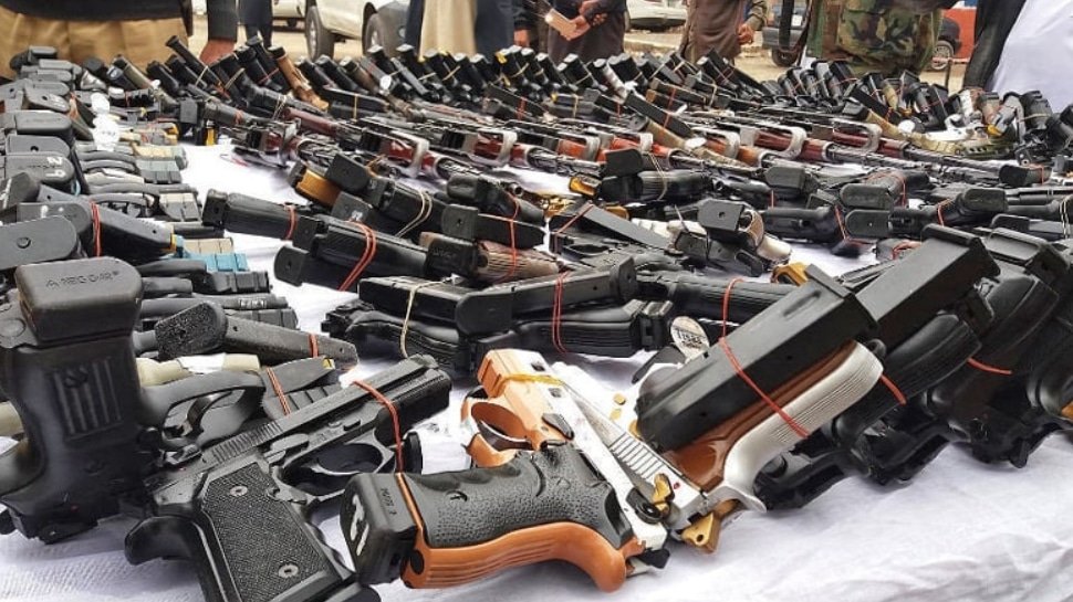 कनाडा में हथियार तस्करी का बड़ा खुलासा, 89 हथियार बरामद; 3 गिरफ्तार 1 nkakdl
