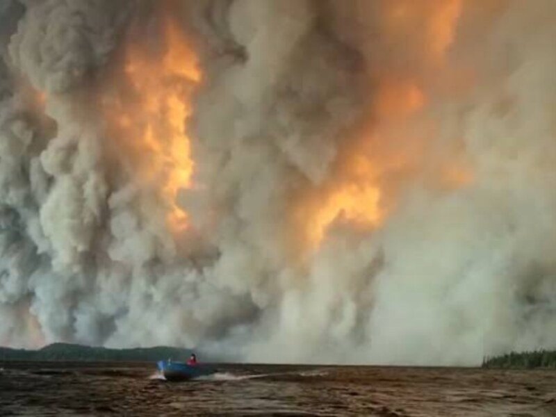 Canada Wild Fires: कनाडा के जंगलों में बढ़ती आग का संकट, क्या इसे रोकने में नाकाम हो रही सरकार?