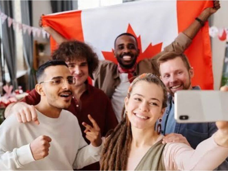 Study in Canada: पढ़ाई के बाद कनाडा में नौकरी कैसे मिलेगी? भारतीय छात्रों के लिए 5 जरूरी सलाह