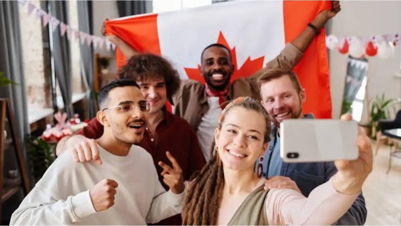 Study in Canada: पढ़ाई के बाद कनाडा में नौकरी कैसे मिलेगी? भारतीय छात्रों के लिए 5 जरूरी सलाह 1 cang
