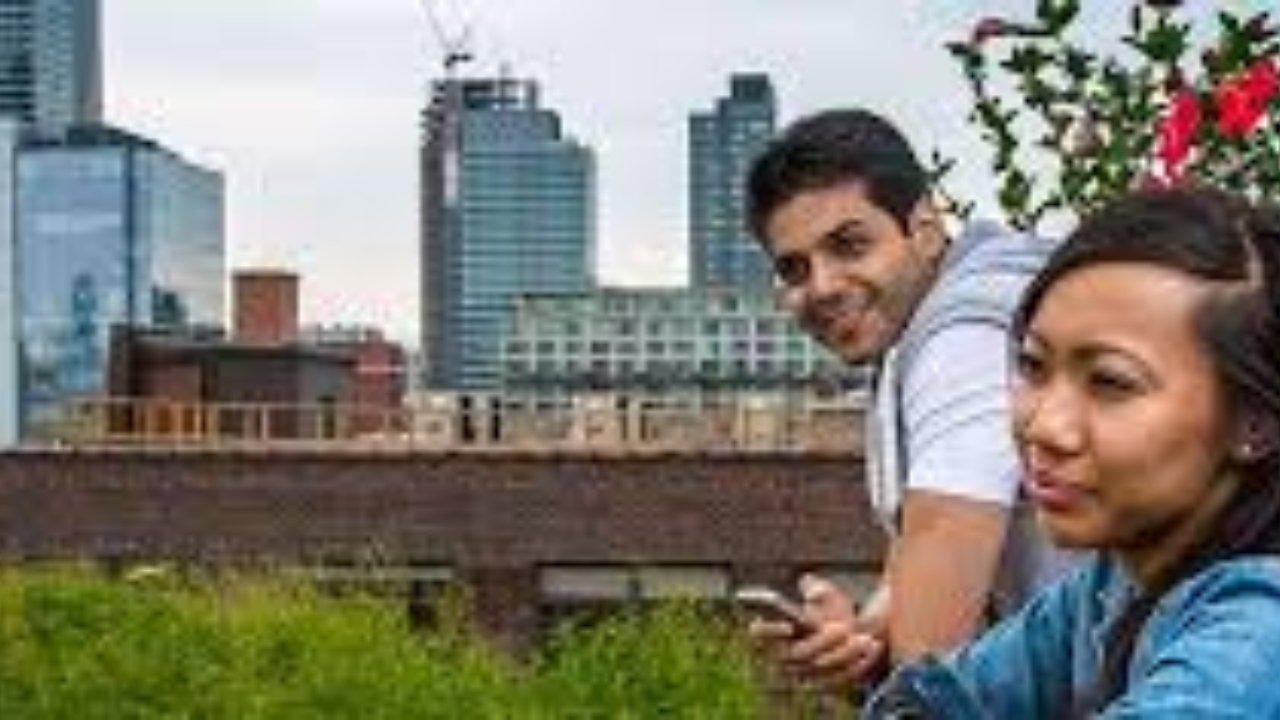कनाडा में भारतीय छात्रों के लिए सेफ्टी गाइड: अनजान लोगों से दूरी और ये 5 बातें रखेंगी आपको सुरक्षित 1 chenada