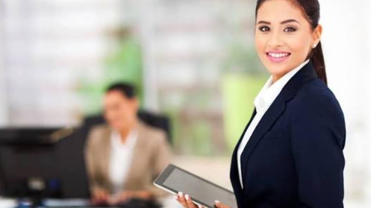 High Paying Jobs in Canada: ज्यादा सैलरी वाली नौकरी पर ही मिलेगा कनाडा में वर्क परमिट, भारतीय वर्कर्स के लिए आया नया नियम 1 imgeh