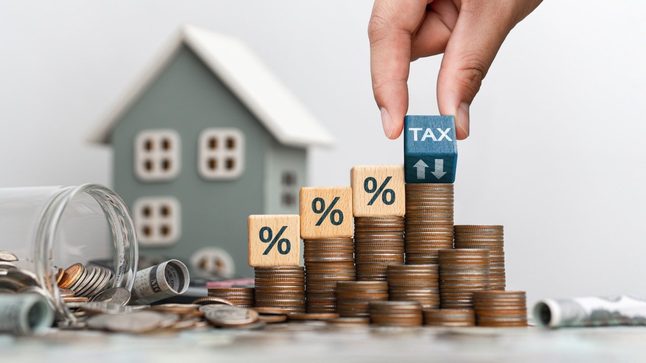 Property Tax Decisions: कनाडा के कैलगरी में प्रॉपर्टी टैक्स पर बड़ा फैसला जल्द, 4 वर्षीय बजट की तैयारी शुरू 1 tax 1