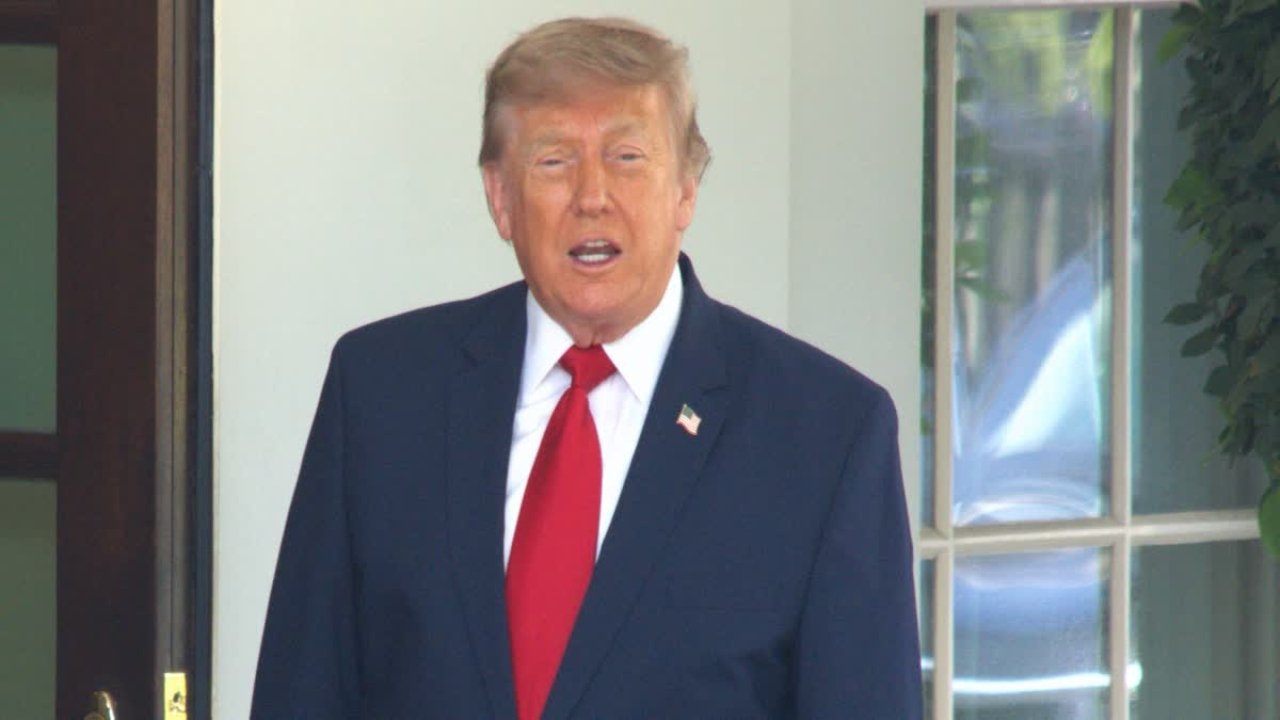 Us Tariff Shock For Canada: कनाडा समेत दर्जनों देशों को अमेरिकी टैरिफ का झटका, 10% शुल्क लगाया गया 1 tramp 4