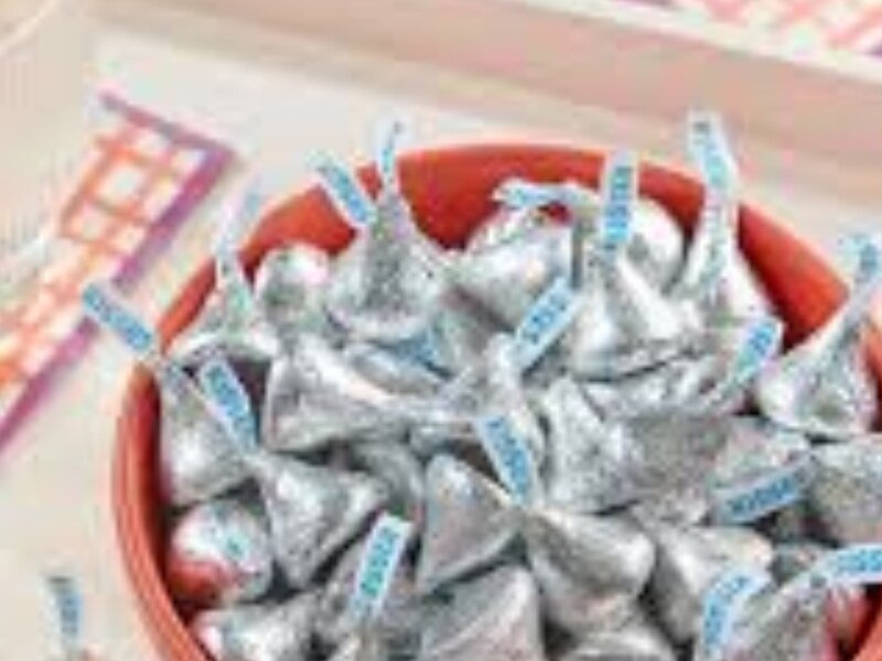 एलर्जी का अलर्ट! कनाडा में Hershey’s Kisses की बिक्री पर रोक, जानें कौन से बैच प्रभावित